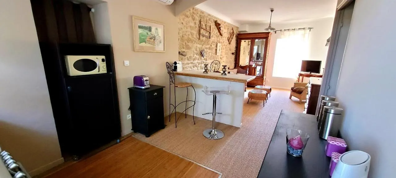 Mas La Pomarede Bed & Breakfast Robion en Luberon 5*,