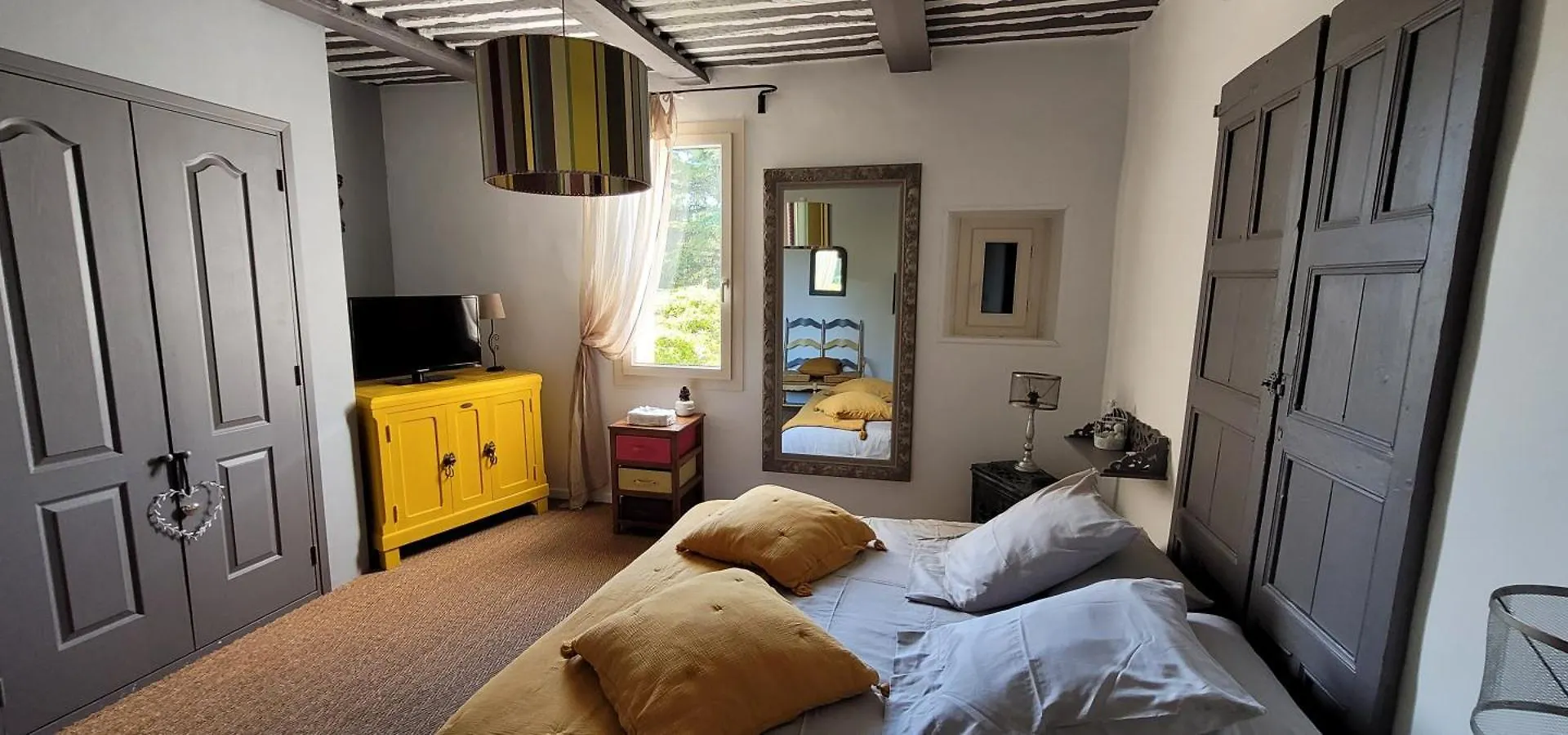 Mas La Pomarede Bed & Breakfast Robion en Luberon